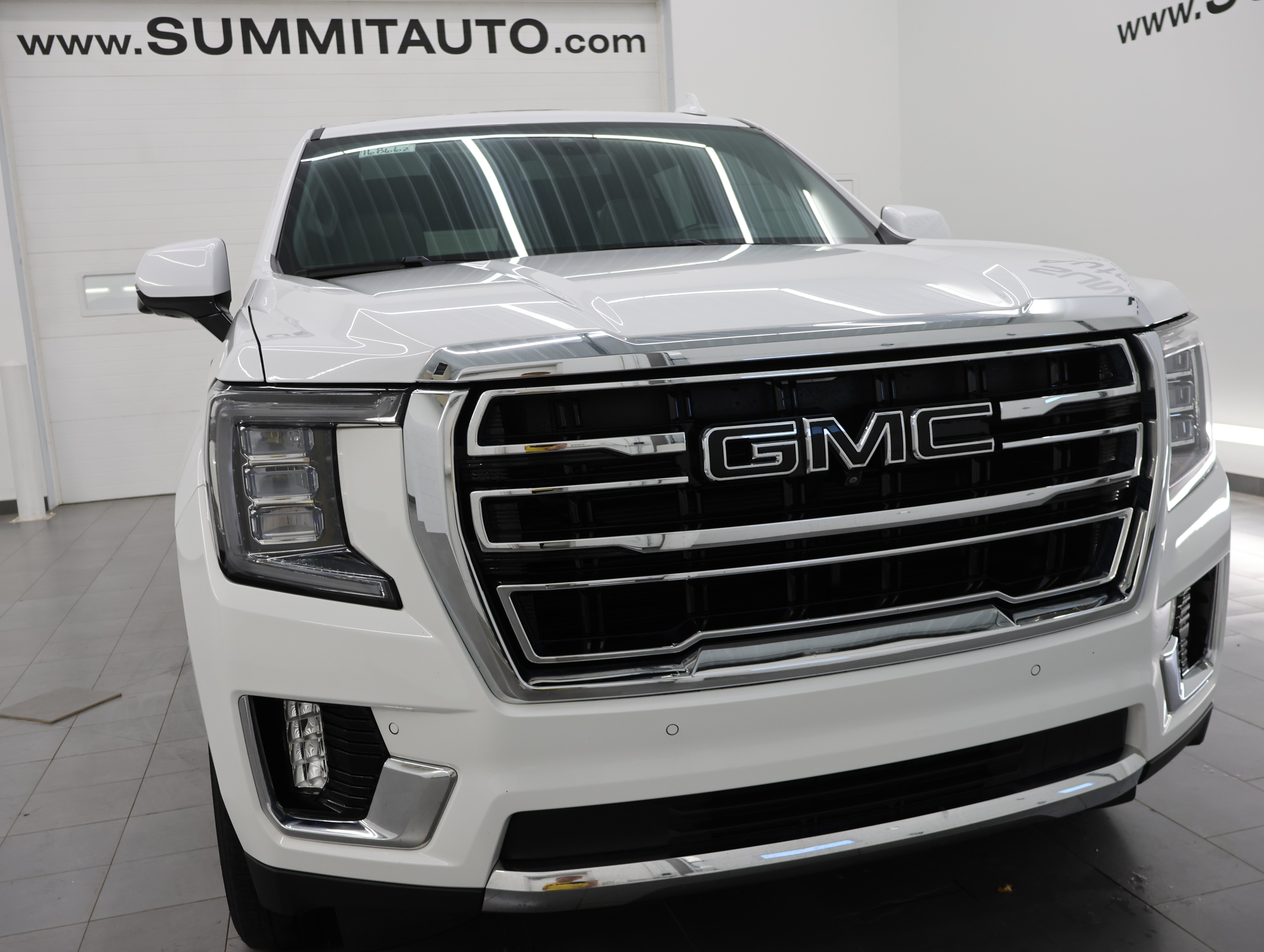 Used 2023 GMC Yukon SLT AWD/4WD image 29