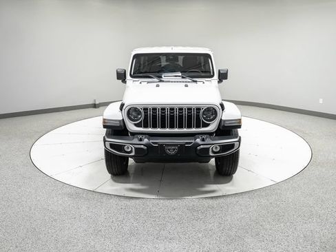 Used 2025 Jeep Wrangler Unlimited Sahara AWD/4WD image 26