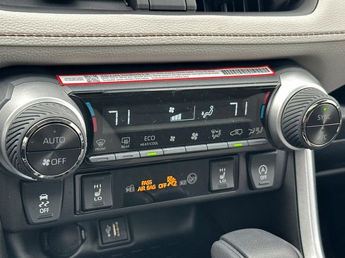 New 2025 Toyota RAV4 XLE w/ Convenience Package image 18