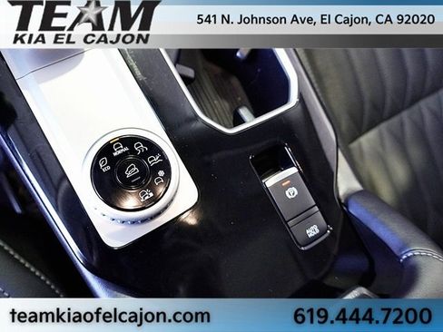 Used 2025 Mitsubishi Outlander SEL image 35