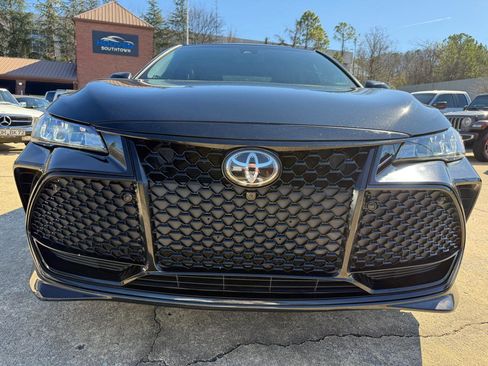 Used 2019 Toyota Avalon XSE image 8