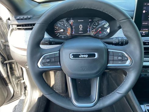 Used 2023 Jeep Compass Latitude w/ Convenience Group AWD/4WD image 10