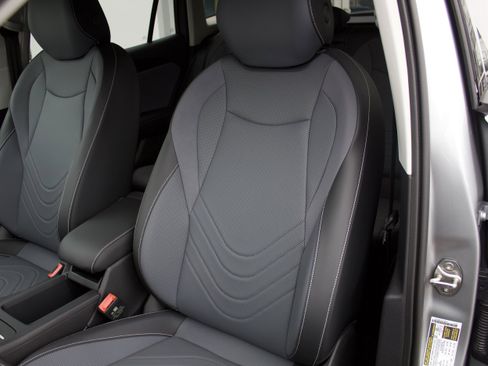 New 2026 Volkswagen Tiguan SE image 12