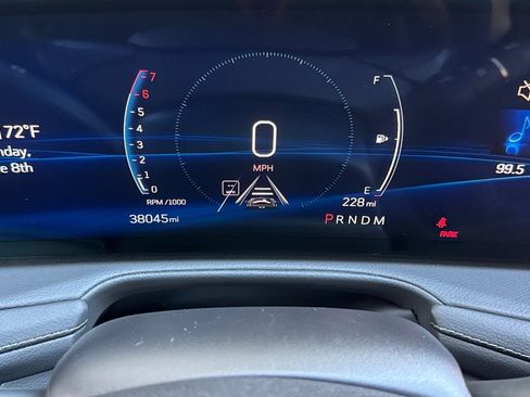 Used 2025 Cadillac XT4 Premium Luxury FWD image 29