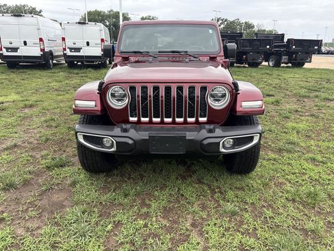 Used 2021 Jeep Wrangler Unlimited Sahara w/ Dual Top Group AWD/4WD image 2