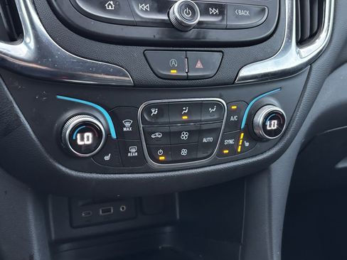 Used 2023 Chevrolet Equinox LT image 25