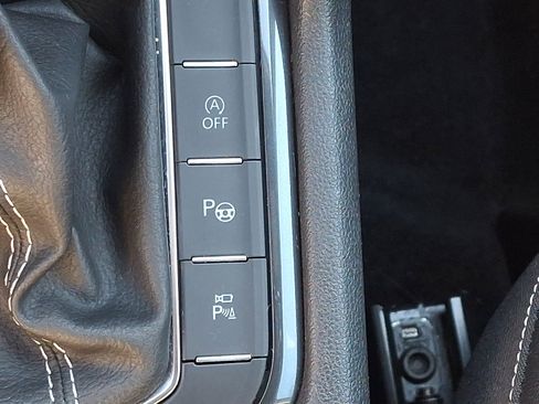 Used 2022 Volkswagen Tiguan SEL R-Line image 27