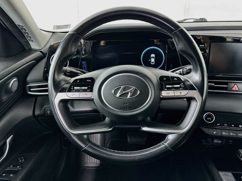 Used 2022 Hyundai Elantra SEL w/ Convenience Package FWD image 18