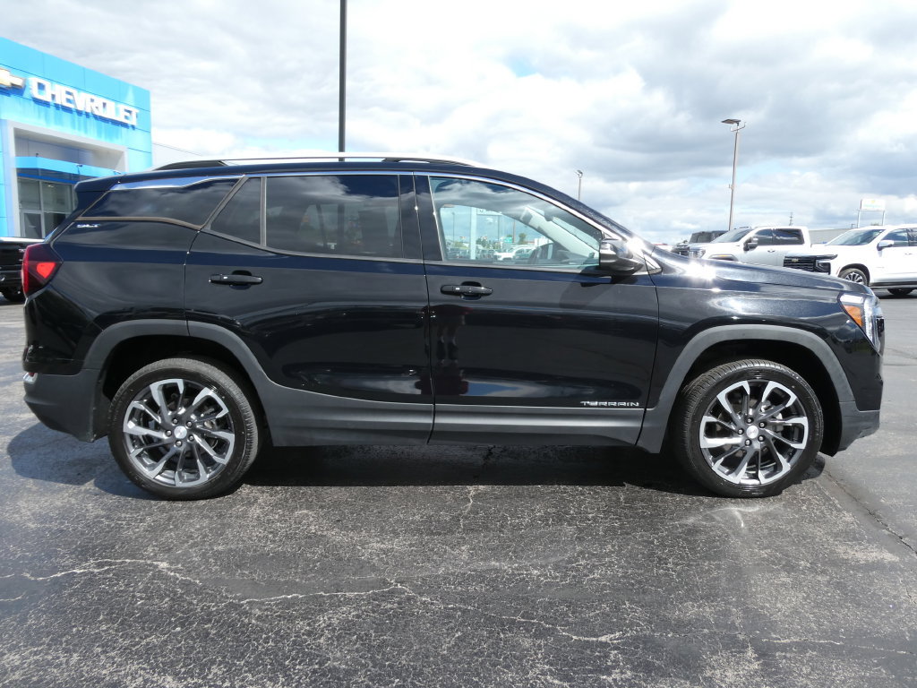 Certified 2022 GMC Terrain SLT AWD/4WD image 4