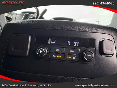 Used 2018 GMC Yukon Denali image 27