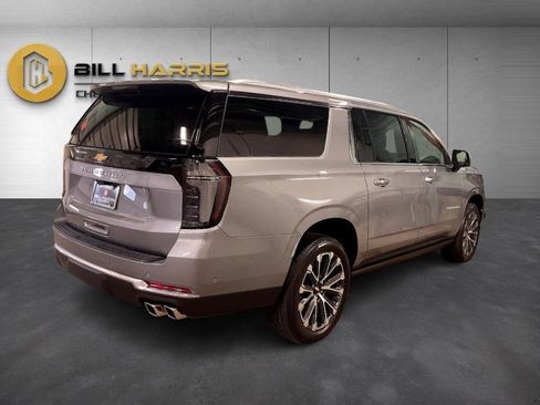 New 2025 Chevrolet Suburban High Country image 5