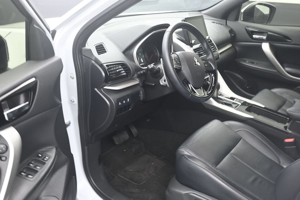 Used 2022 Mitsubishi Eclipse Cross SE FWD image 10