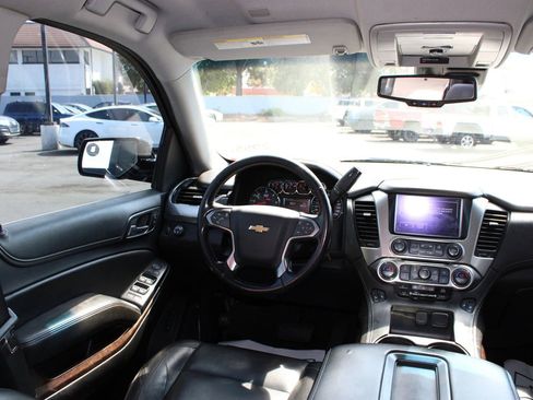Used 2019 Chevrolet Suburban LT image 26