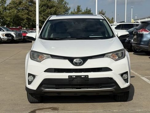 Used 2018 Toyota RAV4 XLE FWD image 8
