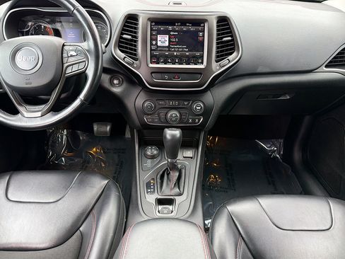 Used 2019 Jeep Cherokee Trailhawk w/ Cold Weather Group AWD/4WD image 18