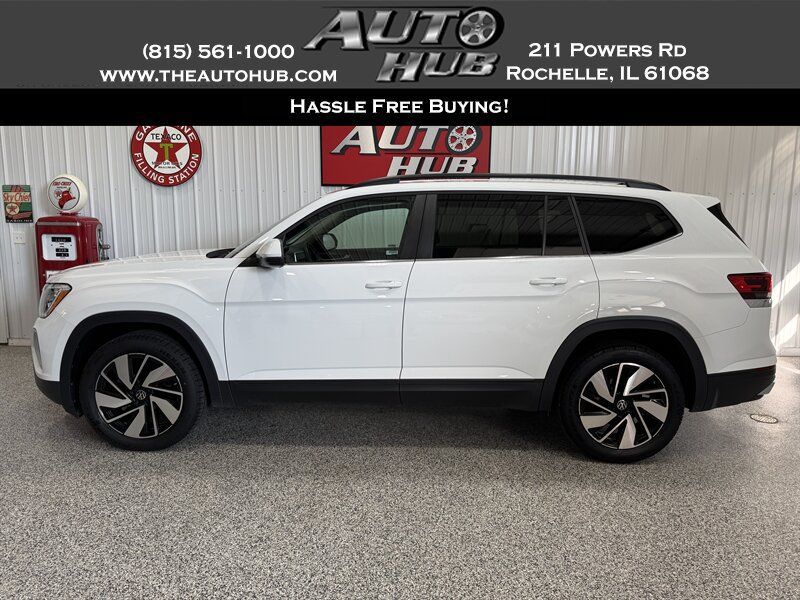 Used 2024 Volkswagen Atlas SE AWD/4WD image 1