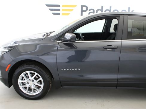 Used 2023 Chevrolet Equinox LT image 4