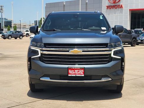 Used 2021 Chevrolet Suburban LT RWD image 2