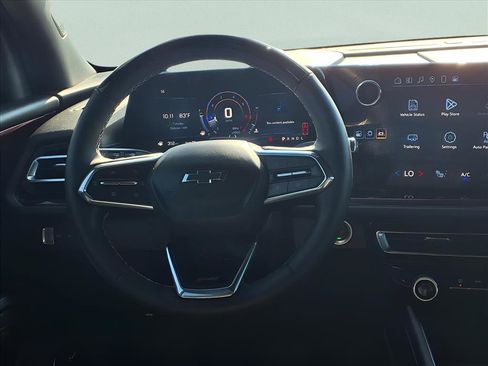 Used 2025 Chevrolet Traverse Z71 w/ Enhanced Driving Package image 12