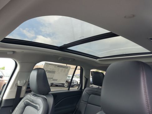 New 2026 Lincoln Aviator Reserve w/ Jet Appearance Package AWD/4WD image 10
