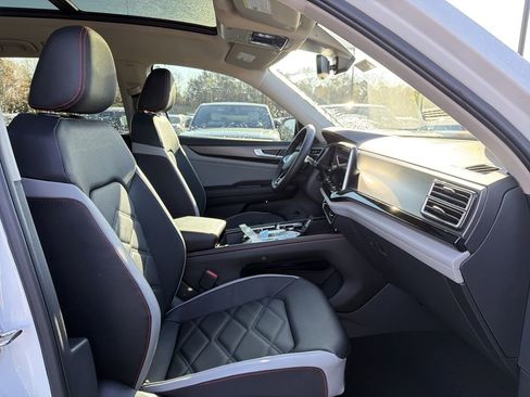 New 2026 Volkswagen Atlas Peak Edition AWD/4WD image 22