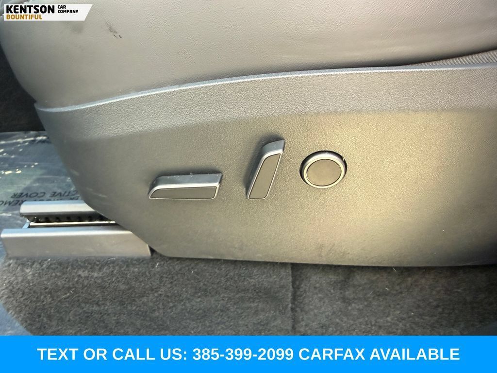 Used 2023 Tesla Model Y Long Range AWD/4WD image 28