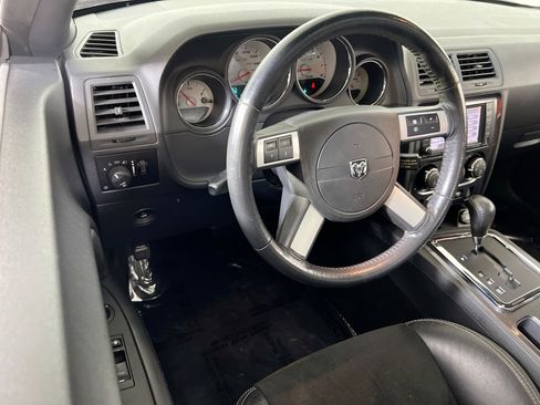 Used 2009 Dodge Challenger SRT8 RWD image 21