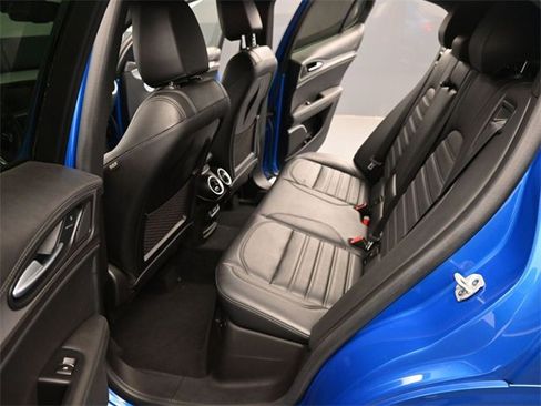 Used 2022 Alfa Romeo Stelvio Veloce image 7