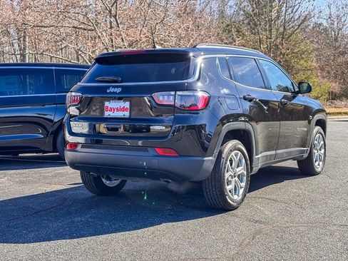 New 2025 Jeep Compass Latitude w/ Convenience Group AWD/4WD image 6