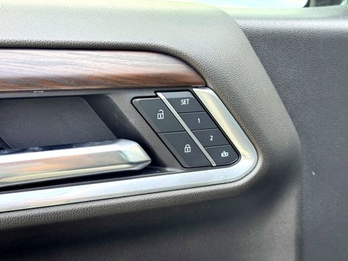 Used 2025 GMC Sierra 1500 SLT image 16