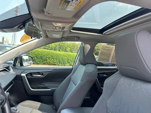 Used 2025 Toyota RAV4 XLE w/ Convenience Package FWD image 18