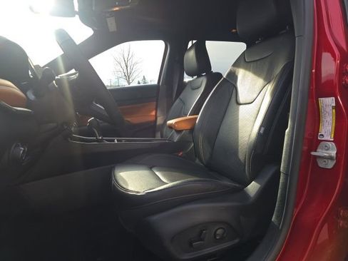 Certified 2024 Jeep Compass Limited w/ Elite Group image 9