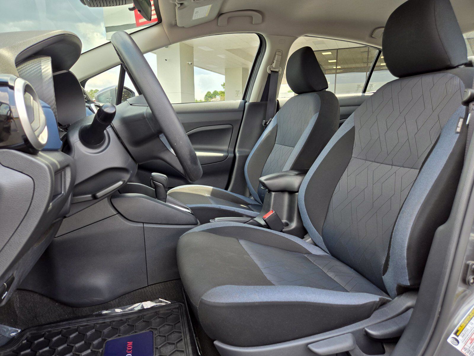 Used 2025 Nissan Versa SV w/ Trunk Package FWD image 9