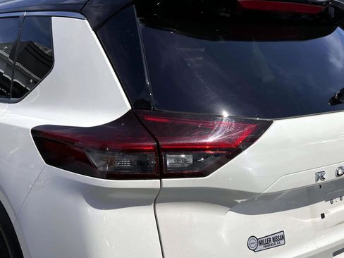 Used 2023 Nissan Rogue SL AWD/4WD image 9