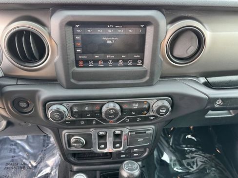 Used 2018 Jeep Wrangler Sport AWD/4WD image 17