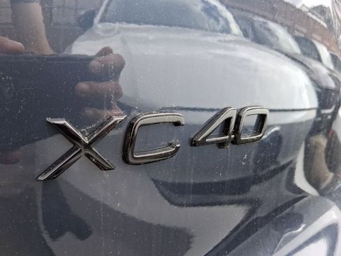 New 2026 Volvo XC40 B5 Ultra w/ Protection Package Premier AWD/4WD image 7