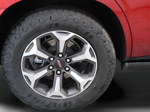 Used 2025 GMC Yukon AT4 Ultimate w/ LPO, Floor Liner Package AWD/4WD image 36