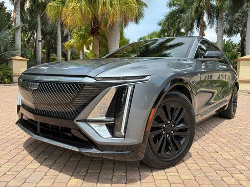 Used 2023 Cadillac Lyriq 2WD image 9