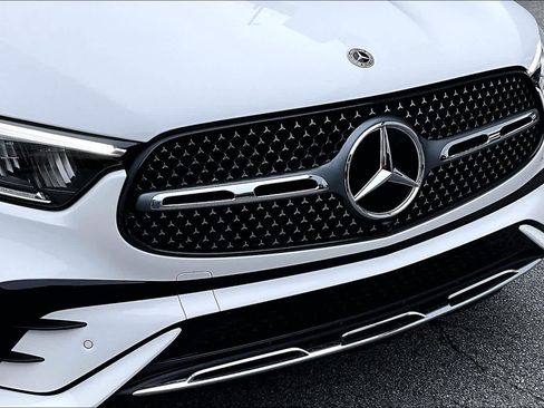 Used 2025 Mercedes-Benz GLC 350e 4MATIC image 29