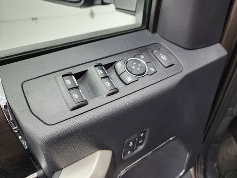 Used 2022 Ford F350 Lariat image 43