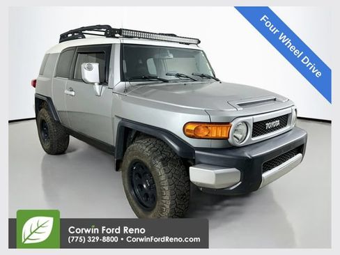 Used 2010 Toyota FJ Cruiser 4WD image 1