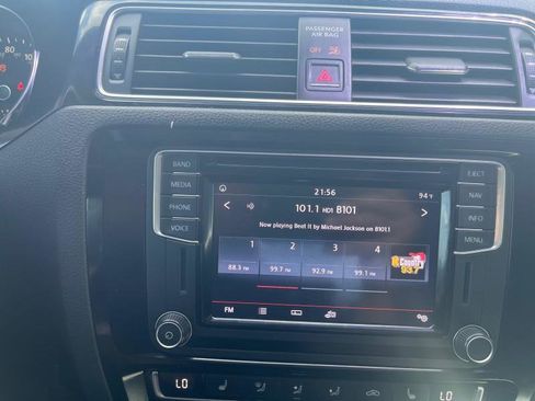 Used 2017 Volkswagen Jetta SEL image 14