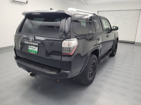 Used 2018 Toyota 4Runner SR5 AWD/4WD image 9