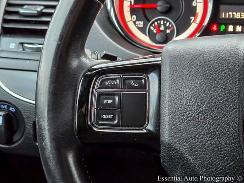 Used 2017 Dodge Grand Caravan SE image 18