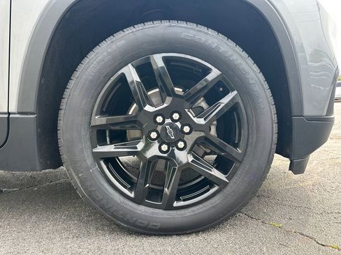 Used 2021 Chevrolet Traverse LS FWD image 13