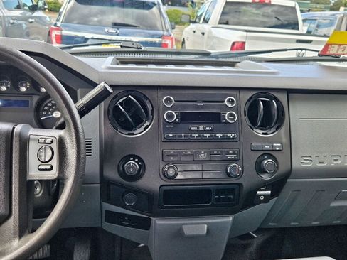 Used 2016 Ford F250 XL w/ Power Equipment Group AWD/4WD image 18