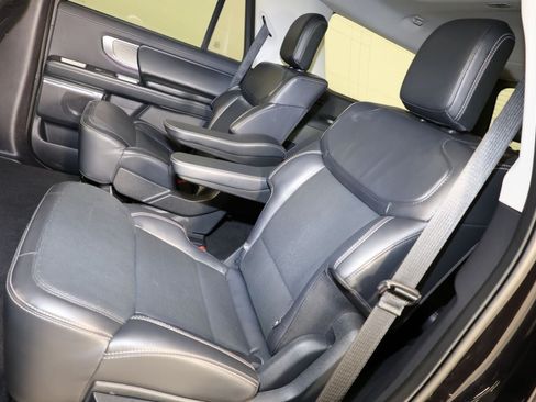 Used 2025 Ford Expedition Platinum AWD/4WD image 11