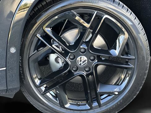 New 2026 Volkswagen Tiguan SE R-Line image 10