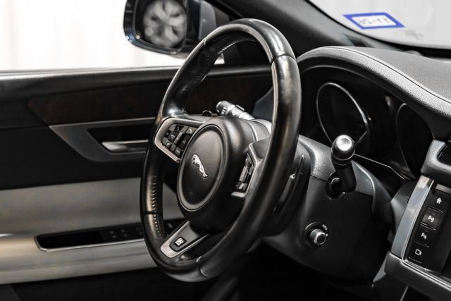 Used 2016 Jaguar XF R-Sport RWD image 18