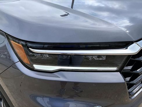 Certified 2025 Honda Pilot Touring image 28